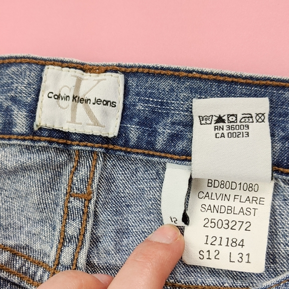🚫SOLD🚫 VTG 90s Calvin Klein flare jeans - Picture 4 of 8